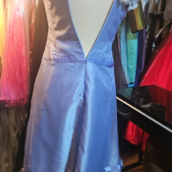 Elegant Strapless Blue Dress with Floral Details - Picture 12 of 13